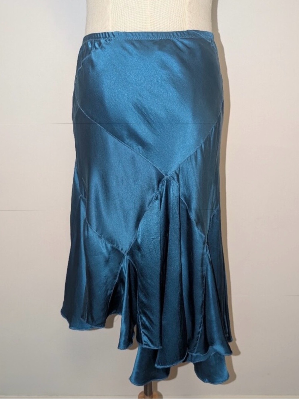 🩵Vintage // Silk Asymmetrical Ruffle Midi Skirt🩵